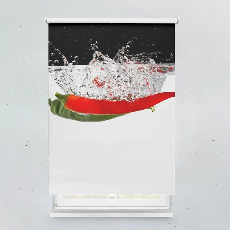 Spring Rollo Motiv Chili In Kalten Wasser