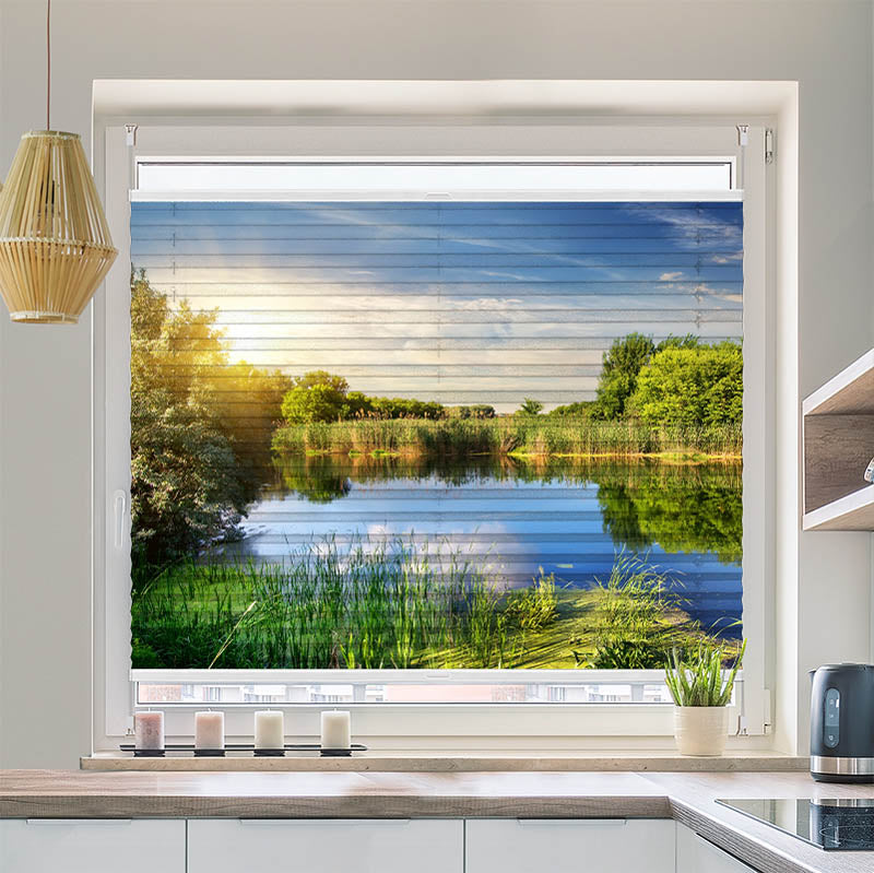 Plissee Motiv Idyllischer Waldsee