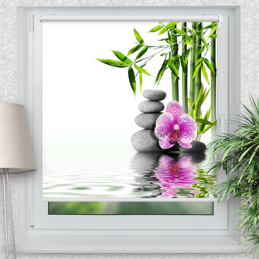 Rollo Motiv "Bambus Wasser Steinturm Orchidee" - ohne bohren - Klemmrollo bis 150 cm Breite - Klemmfix mit Fotodruck - blickdicht - La-Melle