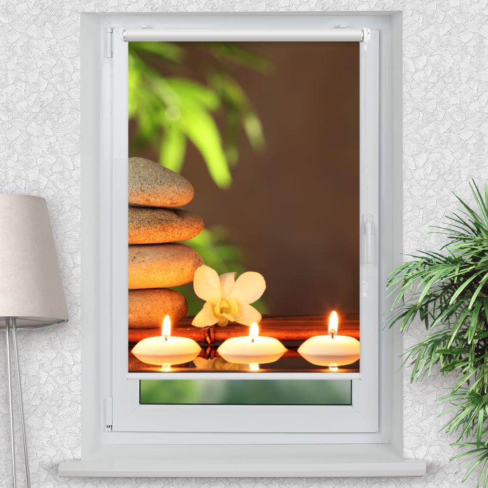 Rollo Motiv "Steinturm Kerzen Orchidee" - ohne bohren - Klemmrollo bis 150 cm Breite - Klemmfix mit Fotodruck - blickdicht - La-Melle
