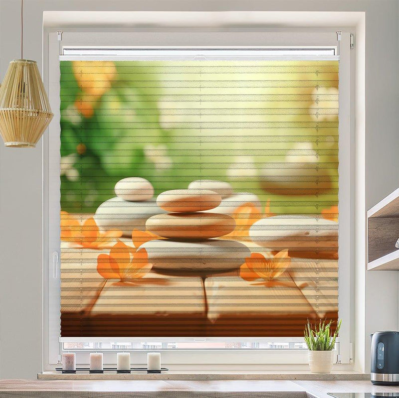 Plissee Motiv "Blueten Steinturm Holzsteg"