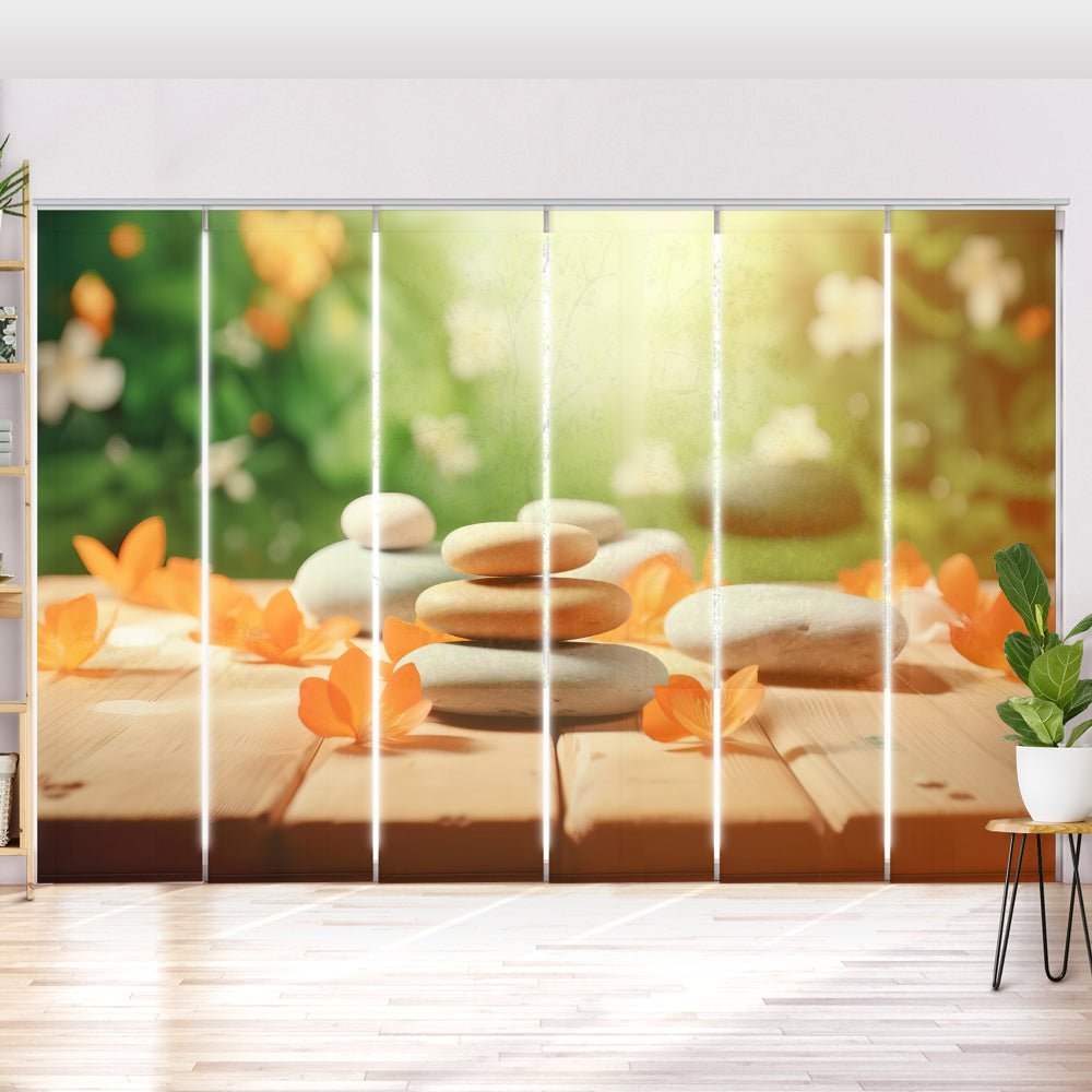 Schiebegardine Motiv "Holzsteg Blüten zen stones" - La-Melle