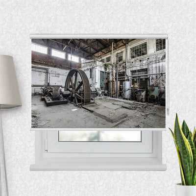 Fotorollo Grosses Rad in Verlassener Fabrik