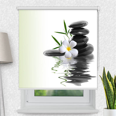 Fotorollo Frangipani Steinturm Wasser