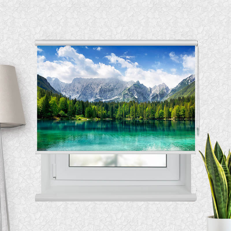 Fotorollo See mit Wald und Bergen