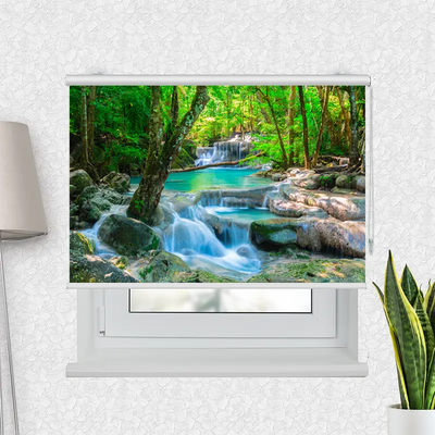 Fotorollo Wasserfall Im Wald In Thailand