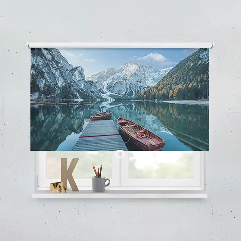 Springrollo Motiv Steg Mit Booten Im Gebirgssee