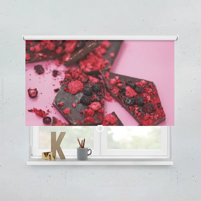 Spring Rollo Motiv Beeren Auf Dunkler Schokolade