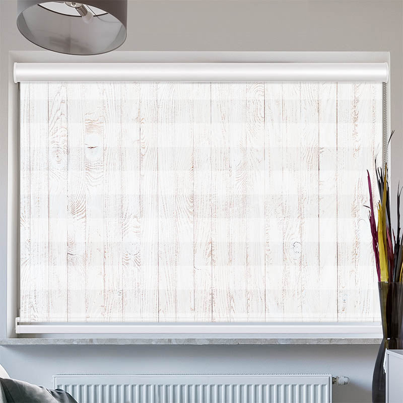 Doppelrollo mit Kassette Hintergrund Weisse Holzlatten