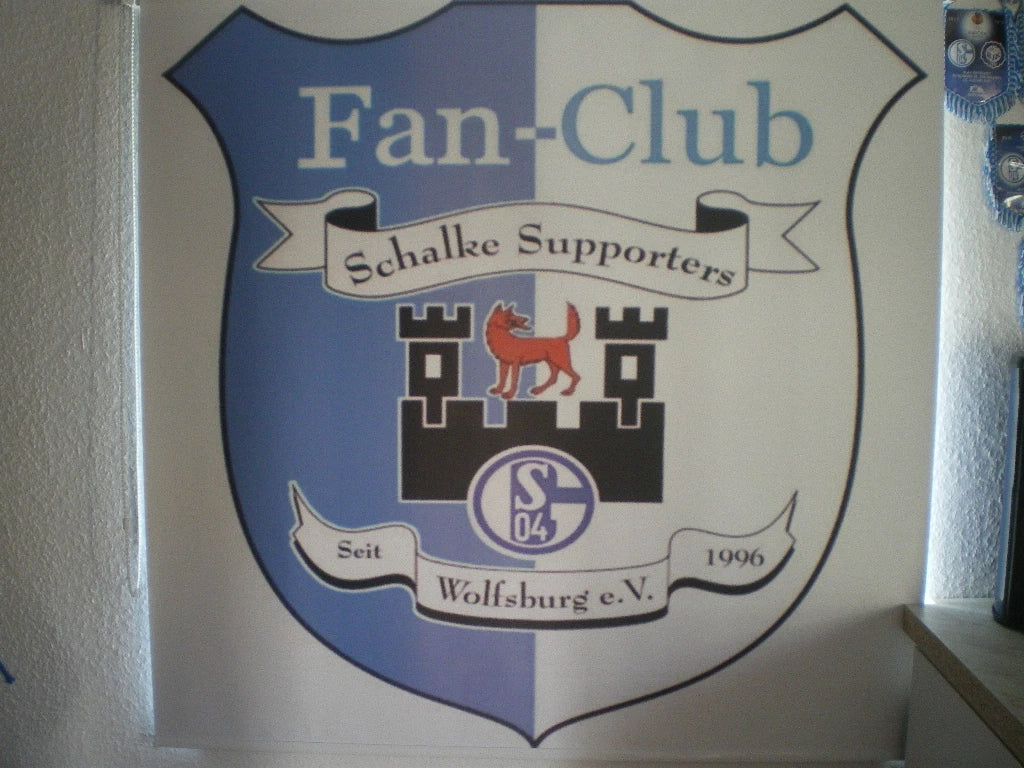 bedrucktes Rollo mit dem Logo von einem Fan-Club in Wolfsburg für Schalke 04