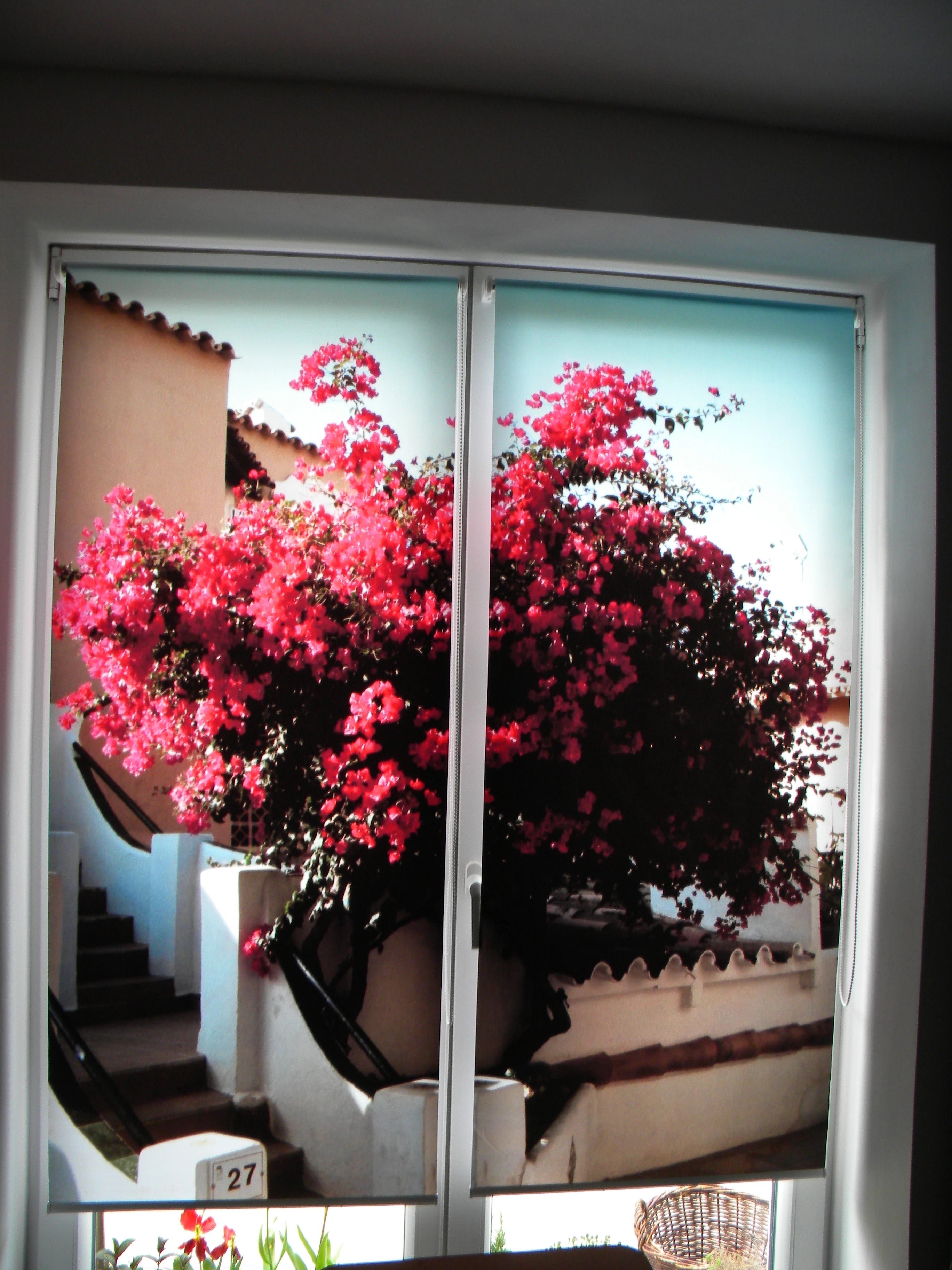 Rollo digital bedruckt zweiteilig Küchenfenster mit Blumenmotiv