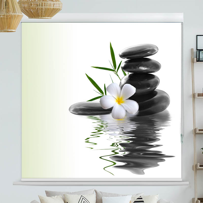 Kassettenrollo Motiv Frangipani Steinturm Wasser