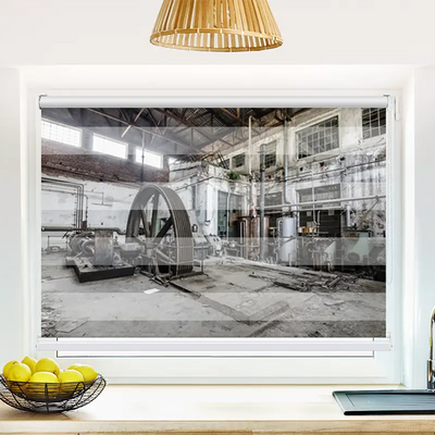 Klemm Doppelrollo Grosses Rad In Verlassener Fabrik