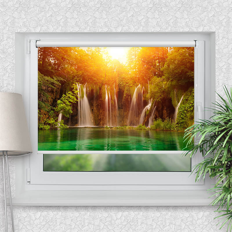 Klemmfix Rollo Waldsee Wasserfall Sonnenlicht