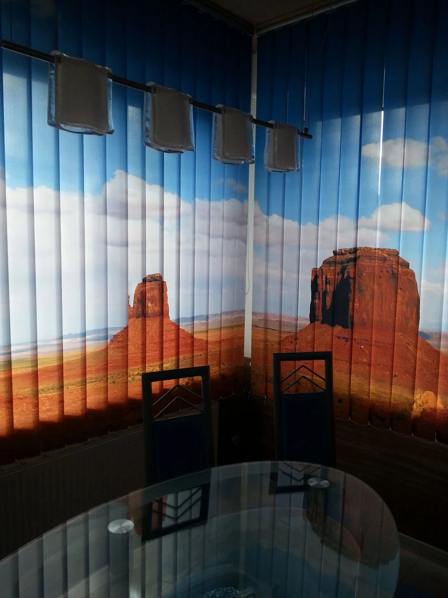 Bedruckter Lamellenvorhang  Esszimmer Zwei Vorhänge ergeben ums Eck ein Motiv aus Arizona 