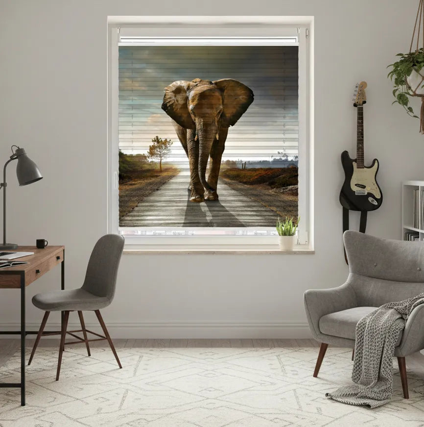 Elefantenmotiv auf einem Plissee in einem Jugendzimmer