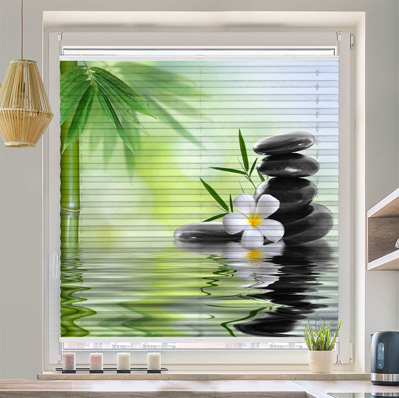 Plissee Motiv Frangipani Bambus Steine