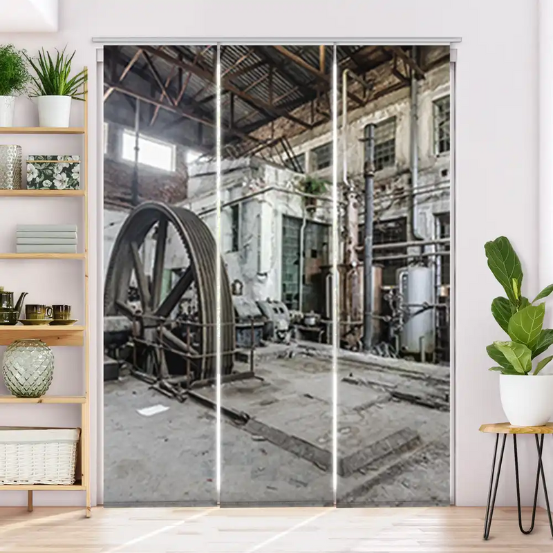 Schiebegardine Motiv Grosses Rad in verlassener Fabrik