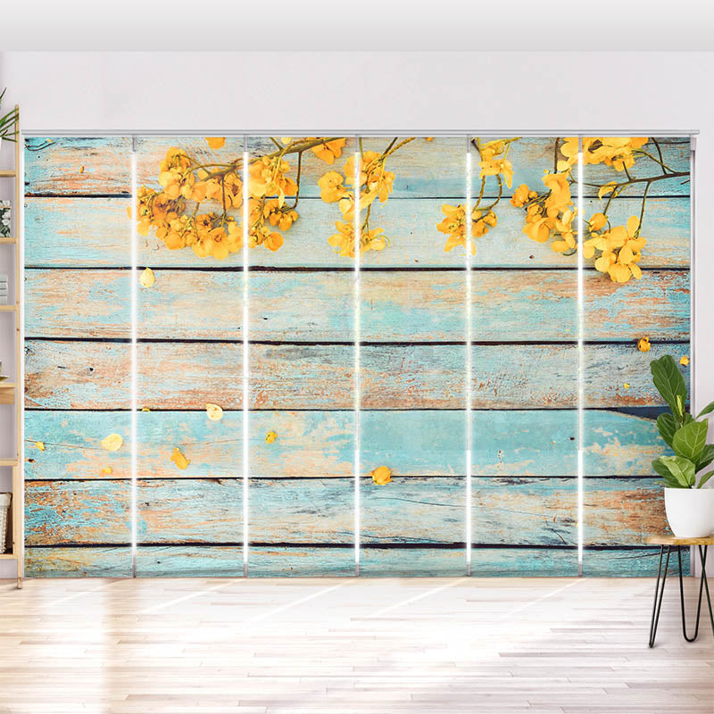 Schiebegardine Motiv Gelbe Blueten auf Vintage Holz