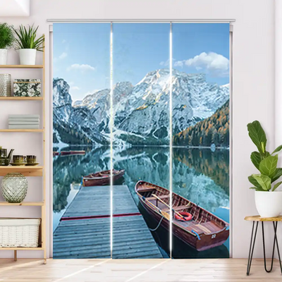 Schiebegardine Motiv Steg mit Booten im Gebirgssee