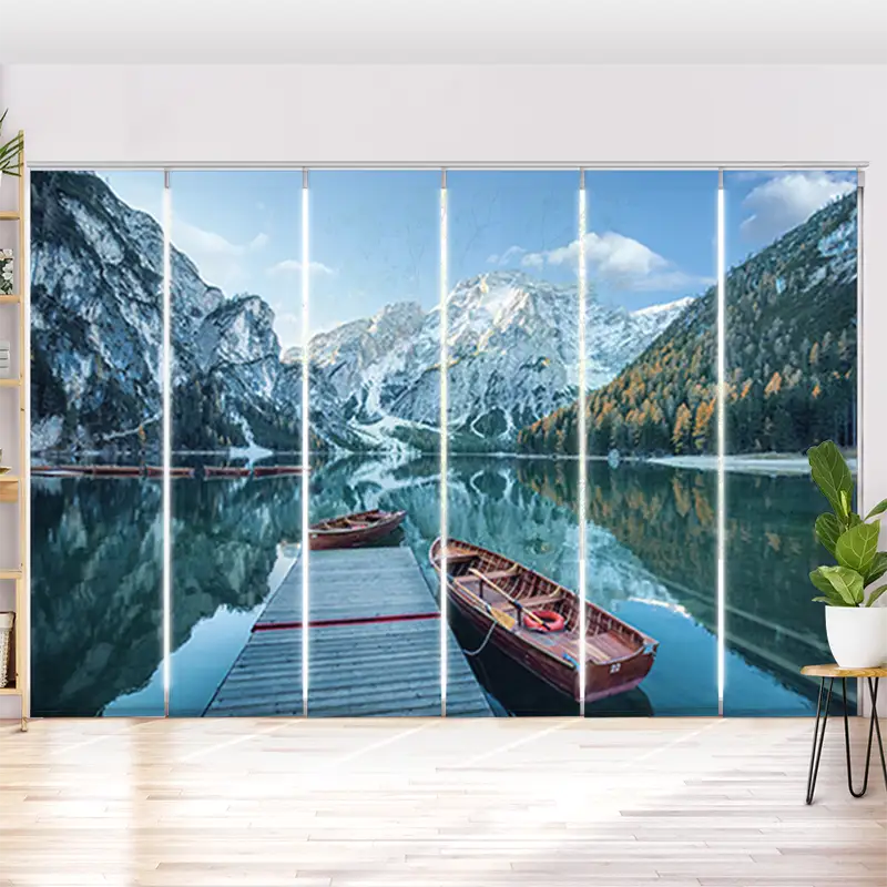 Schiebegardine Motiv Steg mit Booten im Gebirgssee