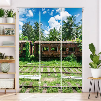 Schiebegardine Motiv Alter Zug im Dschungel