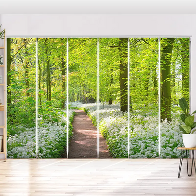 Schiebegardine Motiv Waldweg mit Blumen