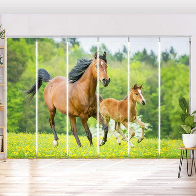 Schiebegardine Motiv Pferd mit Fohlen