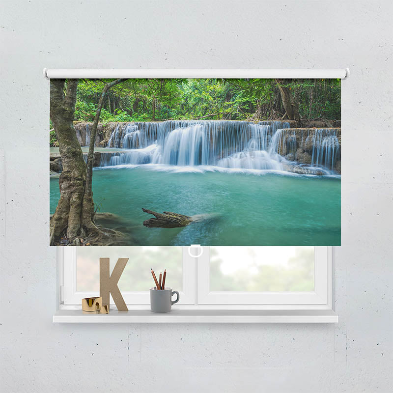 Plissee Motiv Wasserfall im Wald