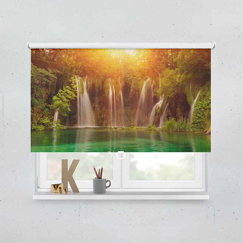 Plissee Motiv Waldsee Wasserfall Sonnenlicht