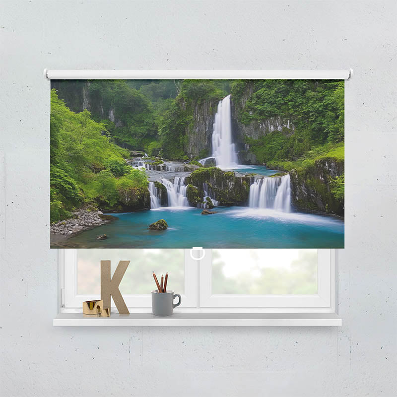 Plissee Motiv Wasserfall im Wald