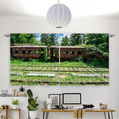 Vorhang Motiv Alter Zug im Dschungel