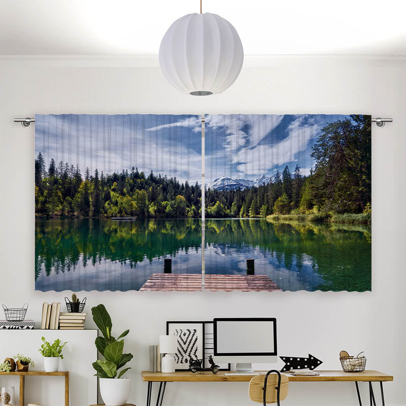 Vorhang Motiv Bergsee im Wald