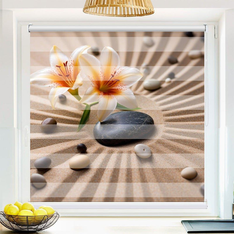 Klemm Doppelrollo "Lilie Steine Sand" - ohne Bohren - Klemmfix - bis 150 cm Breite - Duo Rollo Fotodruck - La-Melle