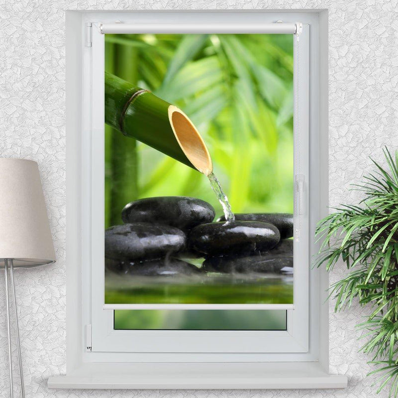Rollo Motiv "Bambus Rohr Wasser Steine" - ohne bohren - Klemmrollo bis 150 cm Breite - Klemmfix mit Fotodruck - blickdicht - La-Melle