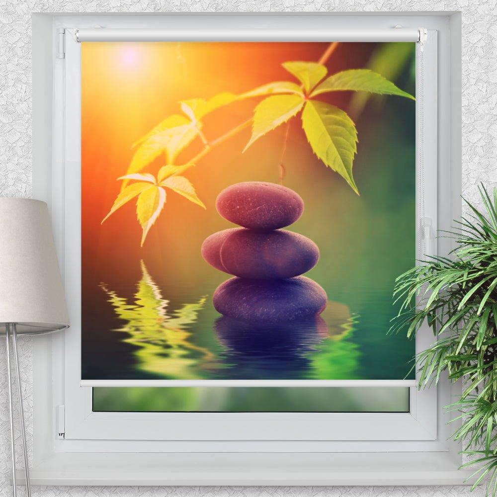 Rollo Motiv "Steinturm Wasser Licht" - ohne bohren - Klemmrollo bis 150 cm Breite - Klemmfix mit Fotodruck - blickdicht - La-Melle