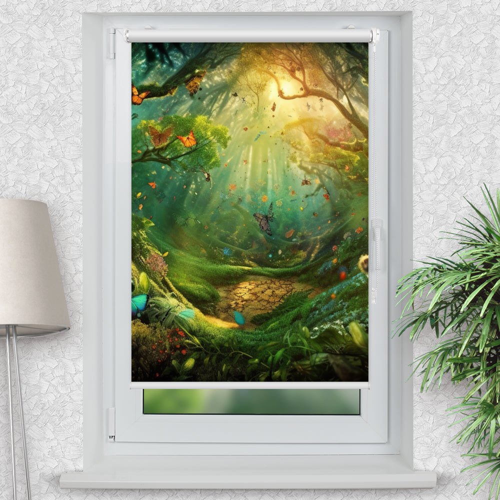 Rollo Motiv "Wald Fantasie Schmetterlinge" - ohne bohren - Klemmrollo bis 150 cm Breite - Klemmfix mit Fotodruck - blickdicht - La-Melle