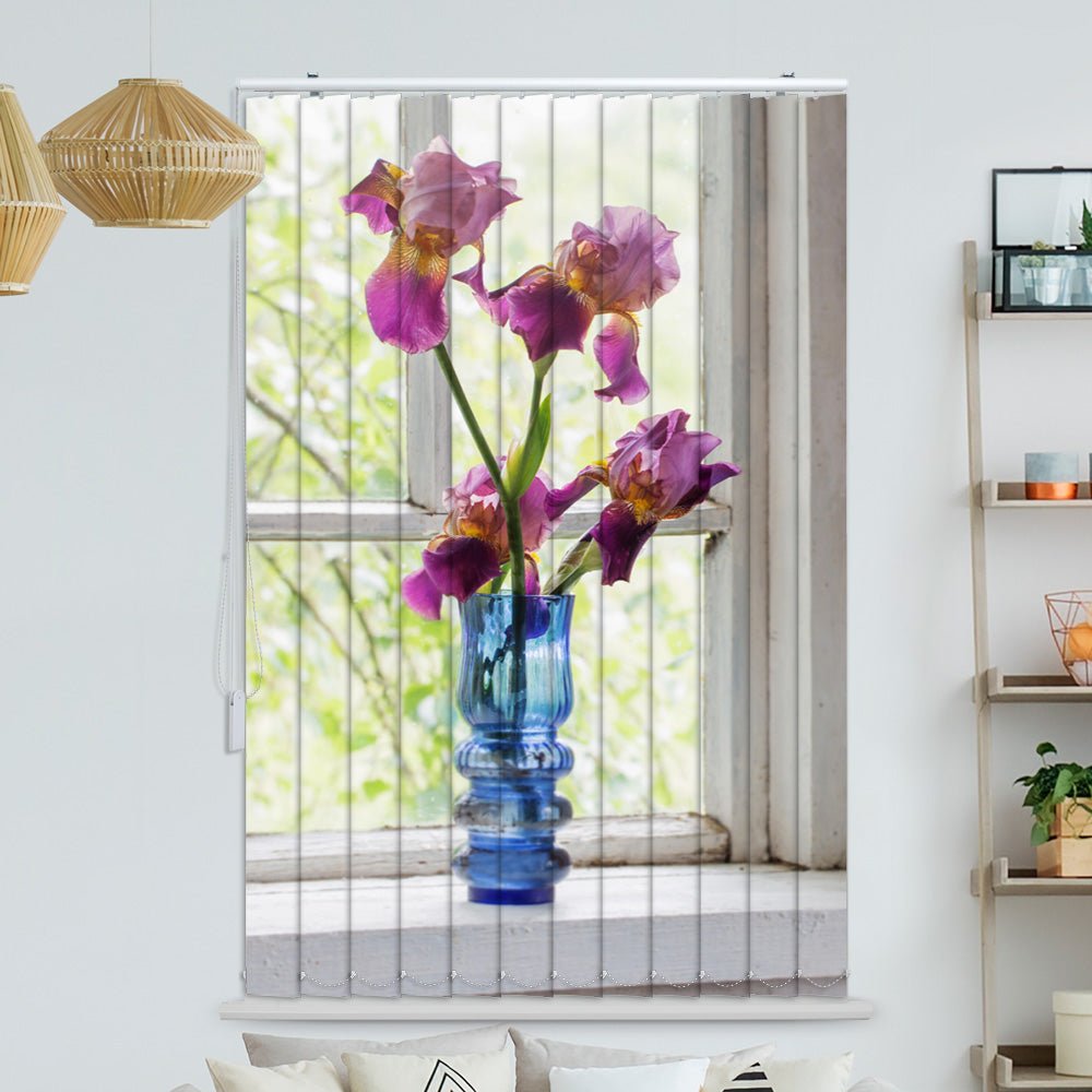 Lamellenvorhang Motiv "Iris Vase Fenster"