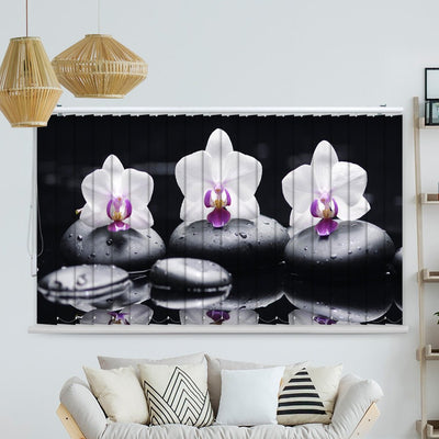 Lamellenvorhang Motiv Orchidee Steine Wasser