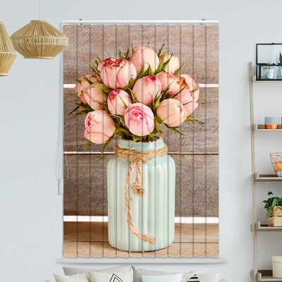 Lamellenvorhang Motiv Tulpen Vase Holzwand