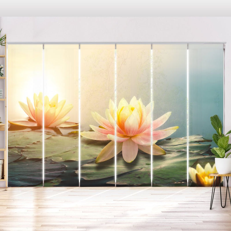 Schiebegardine Motiv "Seerosen im See" - La-Melle