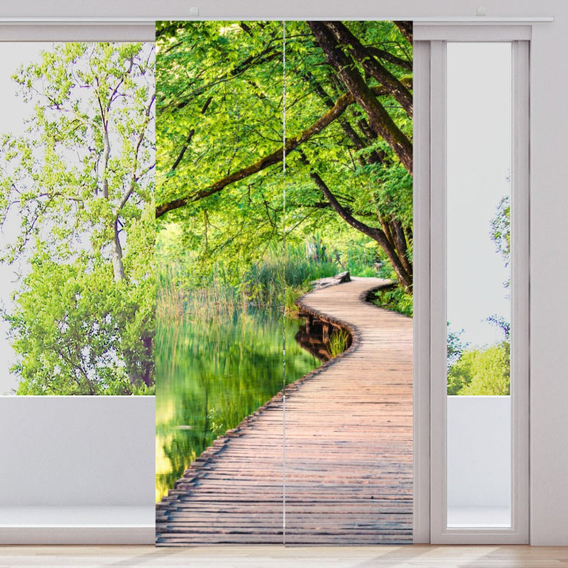 Schiebegardine Motiv "Wald Teich Steg" - La-Melle